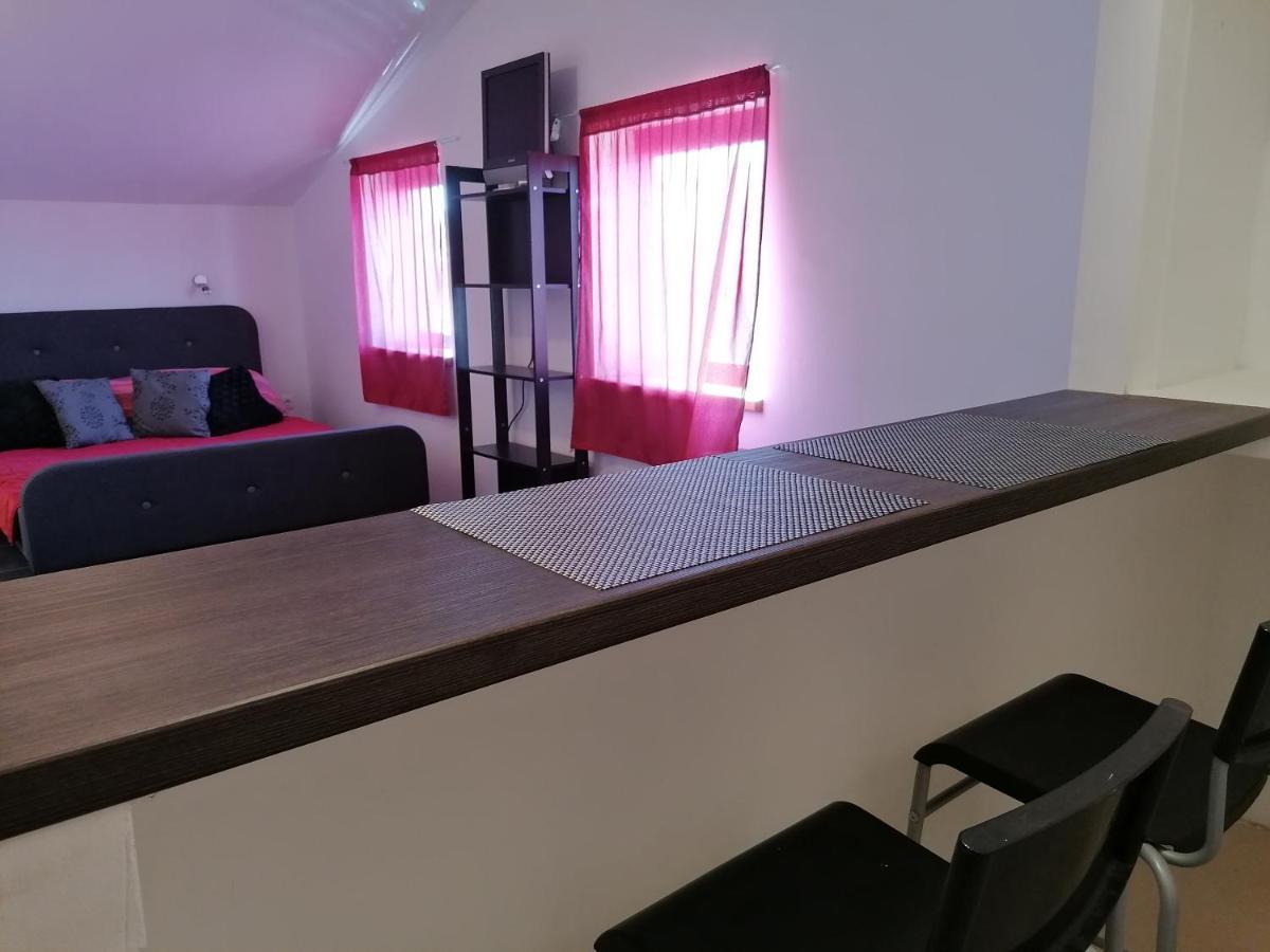 Gracia Apartments Funtana Bagian luar foto
