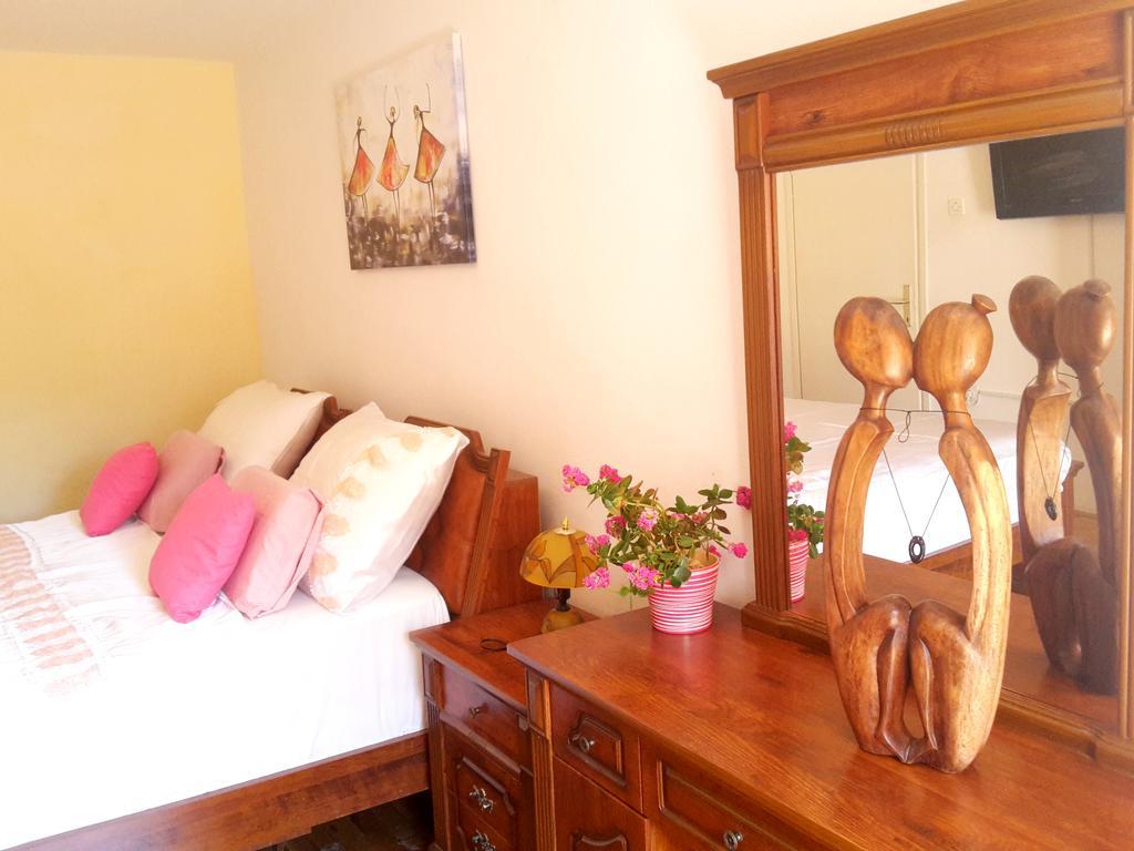 Gracia Apartments Funtana Bagian luar foto
