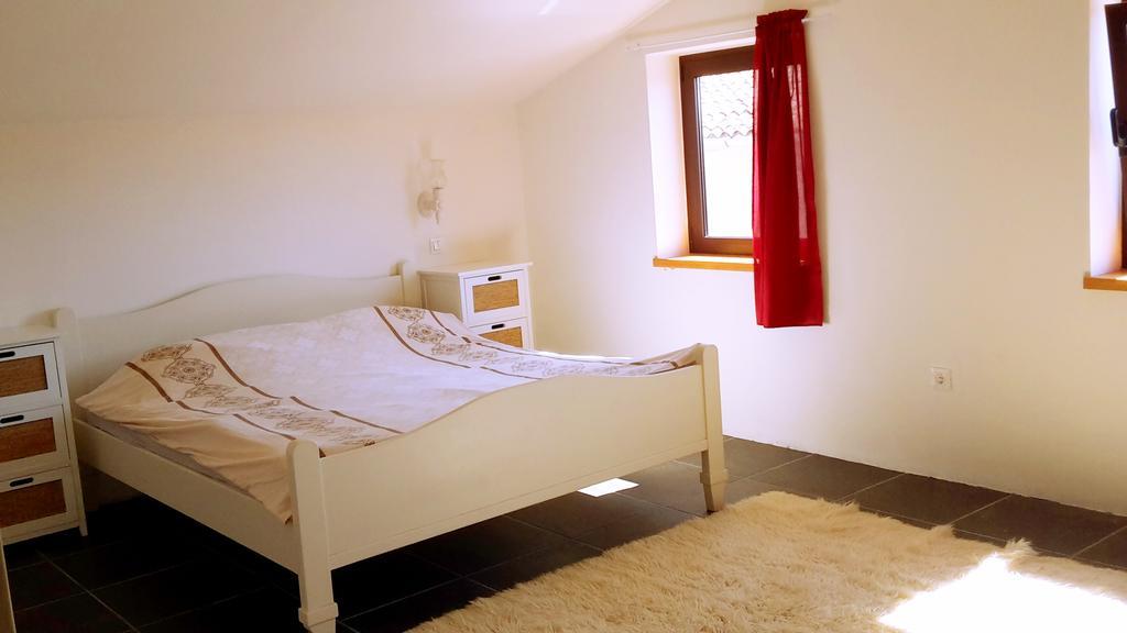 Gracia Apartments Funtana Bagian luar foto