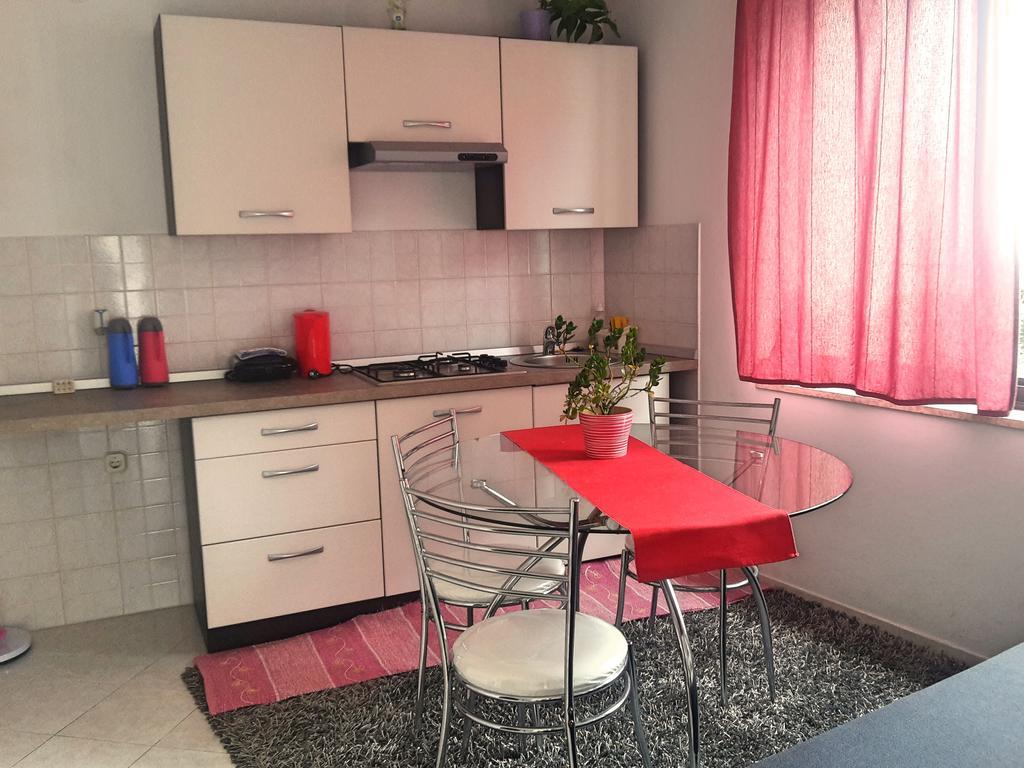 Gracia Apartments Funtana Bagian luar foto