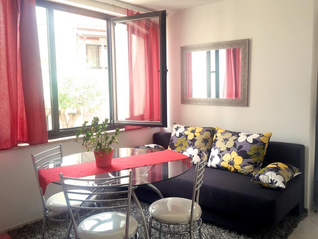 Gracia Apartments Funtana Bagian luar foto