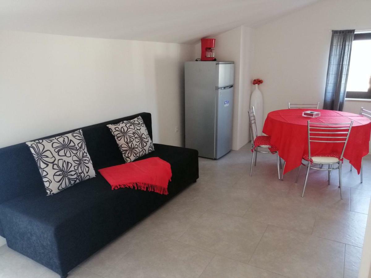 Gracia Apartments Funtana Bagian luar foto